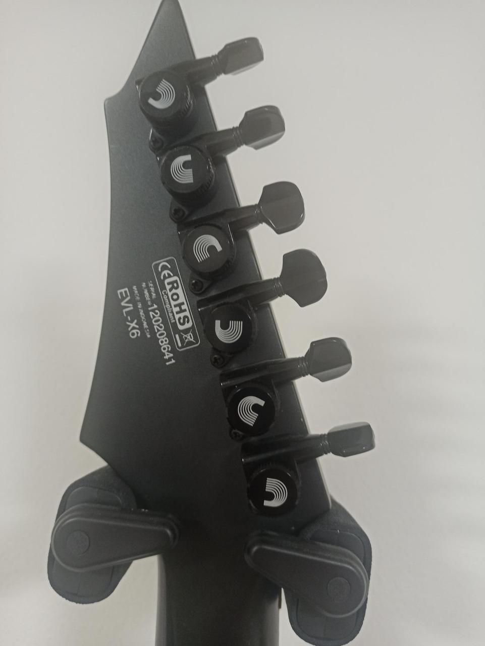 Cort EVL X6 – Upgradovaná metalová bestie s Floyd Rose a EMG