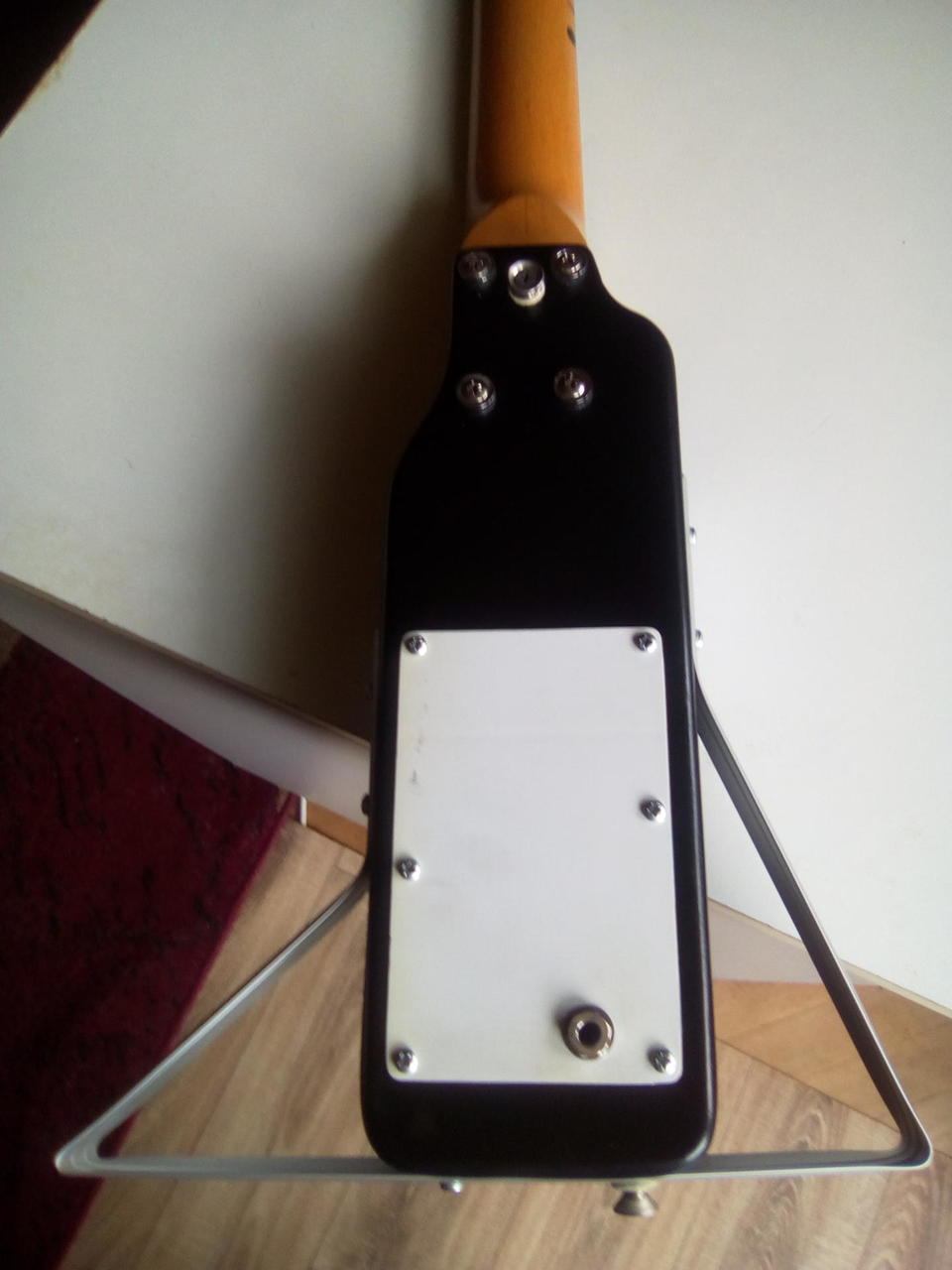 Odlehčená kytara - variace na kytaru Bigbeat