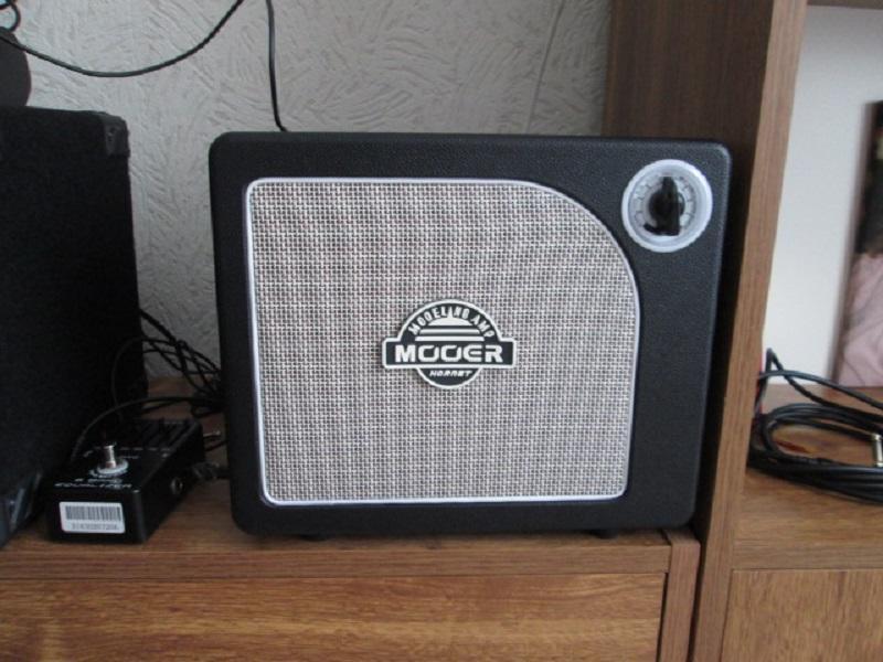 Modelingové kytarové kombo Mooer Hornet Black