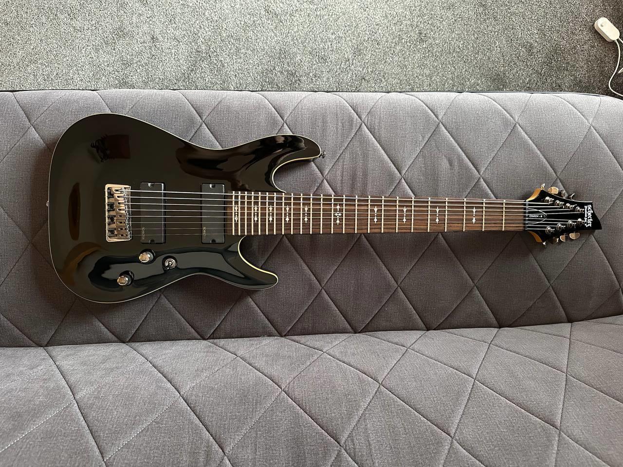 8-strun Schecter