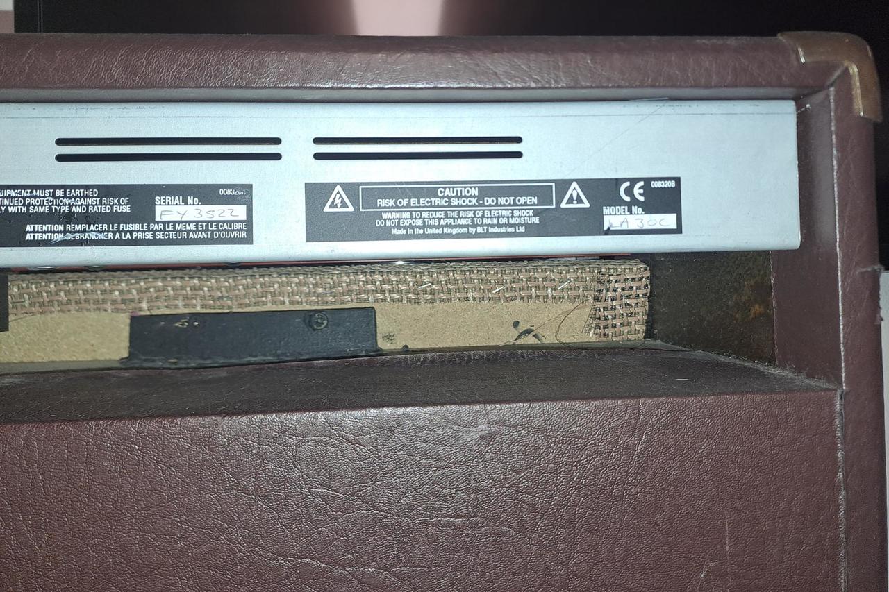 Akustické kombo LANEY LA30C