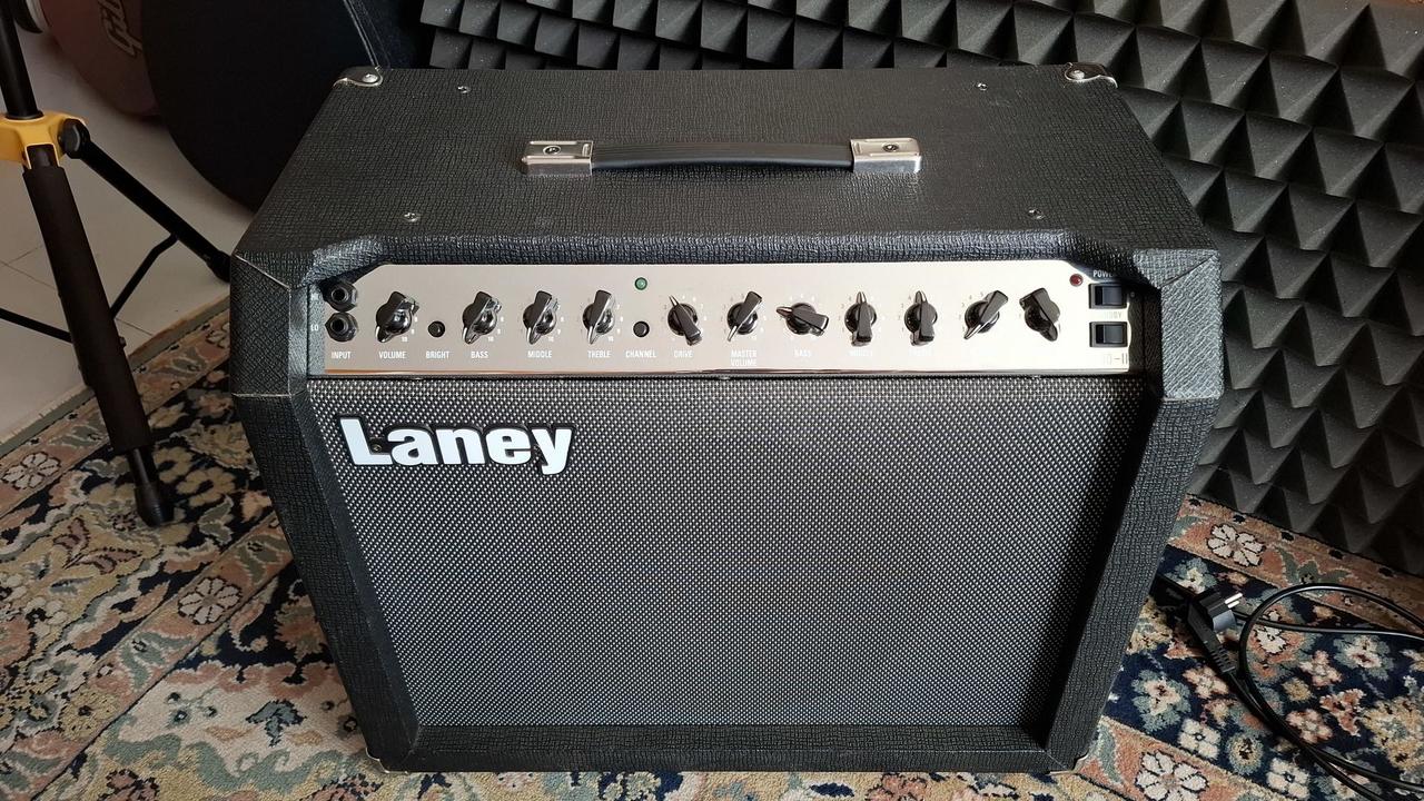 LANEY LC 30 -England