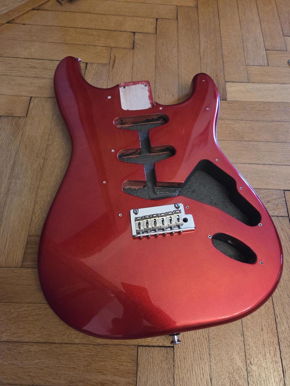 Tělo Stratocaster Candy Apple Red