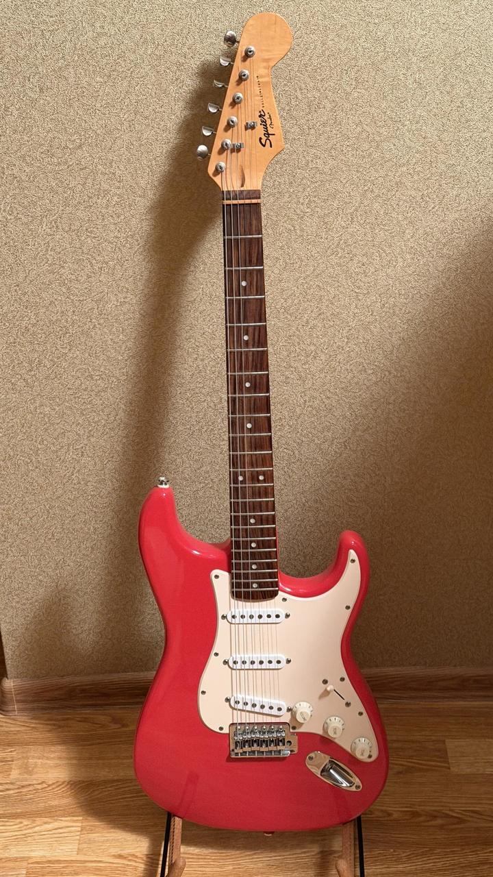 SLEVA 20%! Fender Squier 2010 mode.