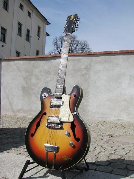 Koupím el.kytaru Jolana Alexandra 12