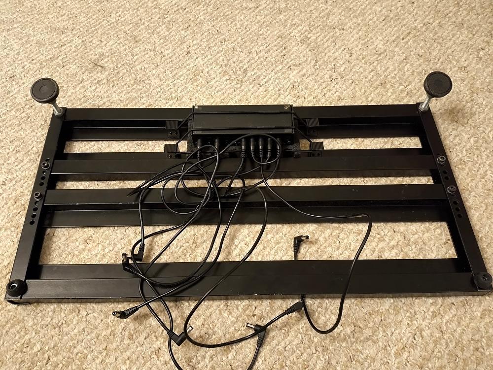 Pedalboard + napájení