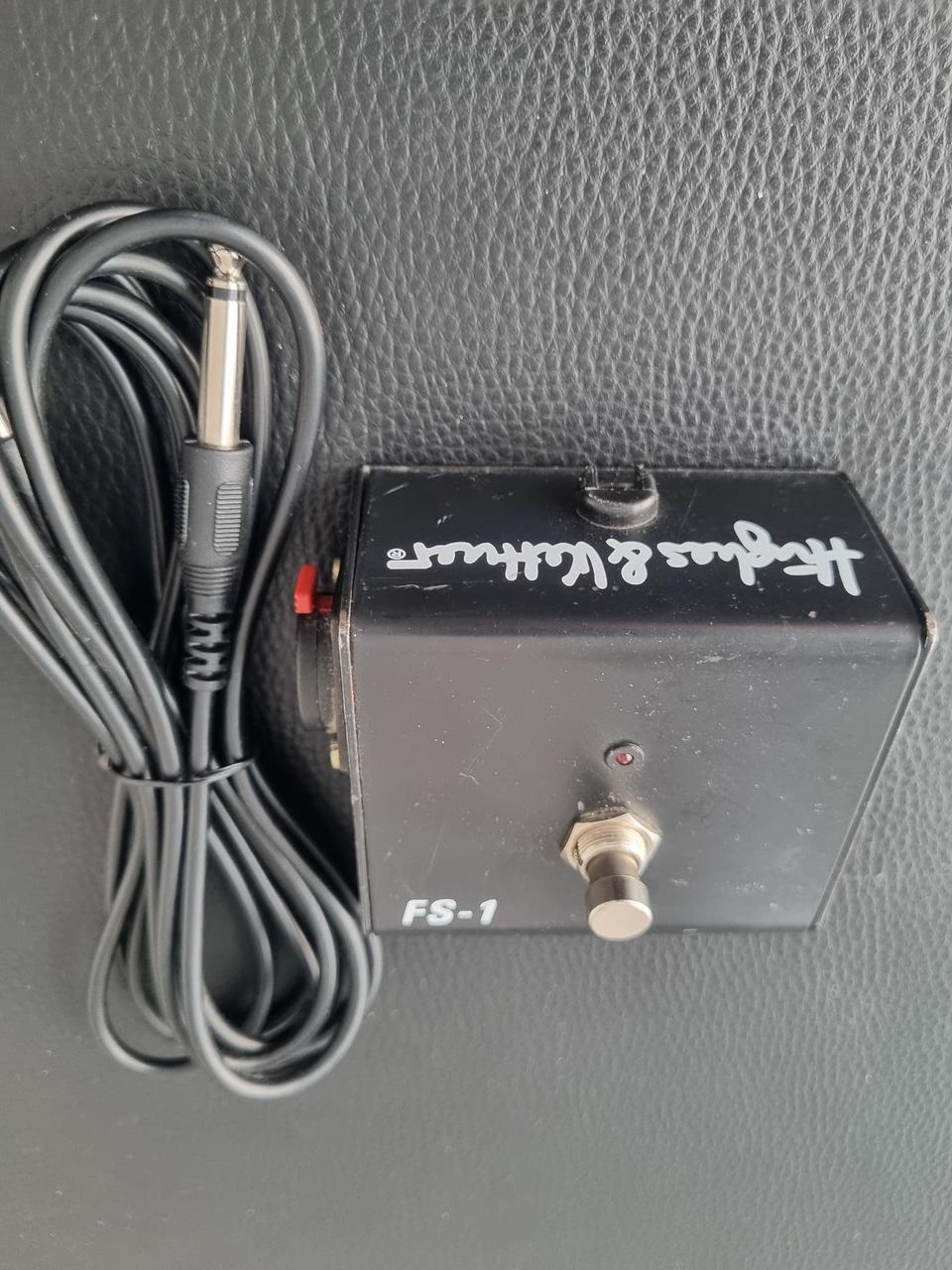 Nožní přepínač kanálů Hughes & Kettner FS-1