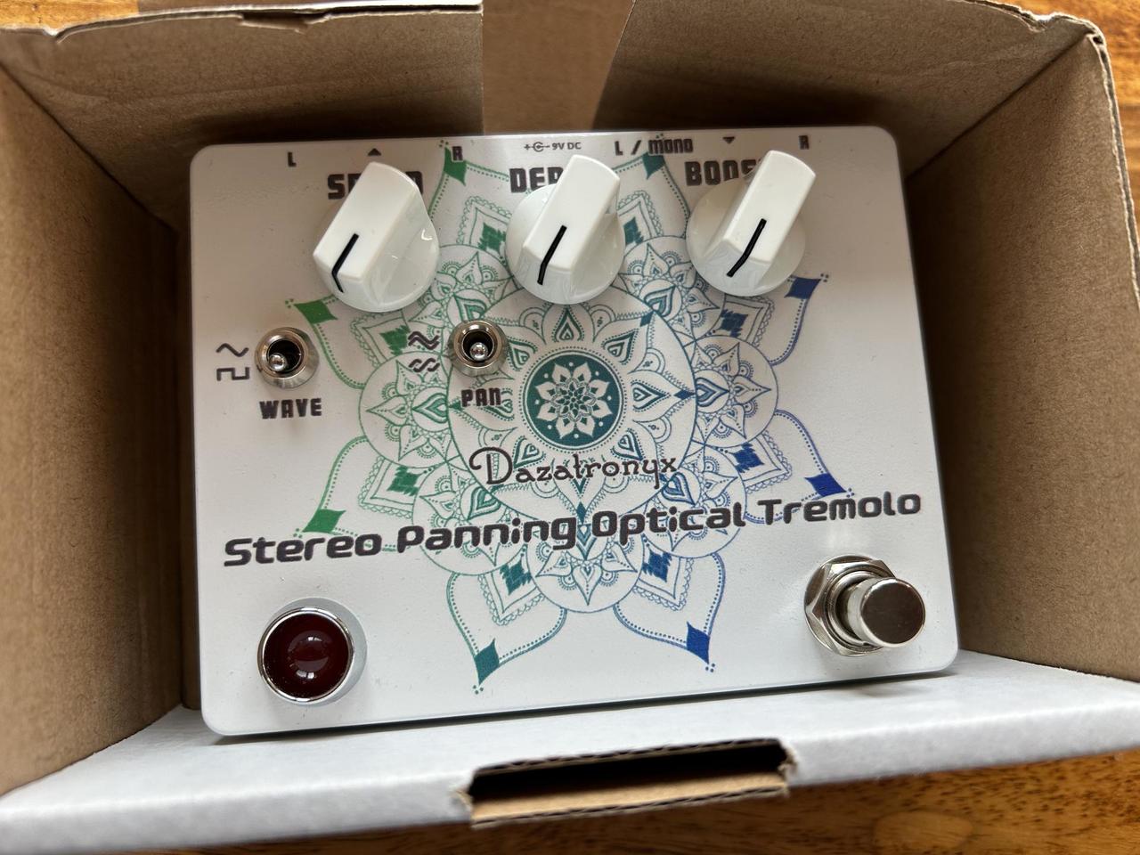 Dazatronyx butikový optický stereo tremolo pedál