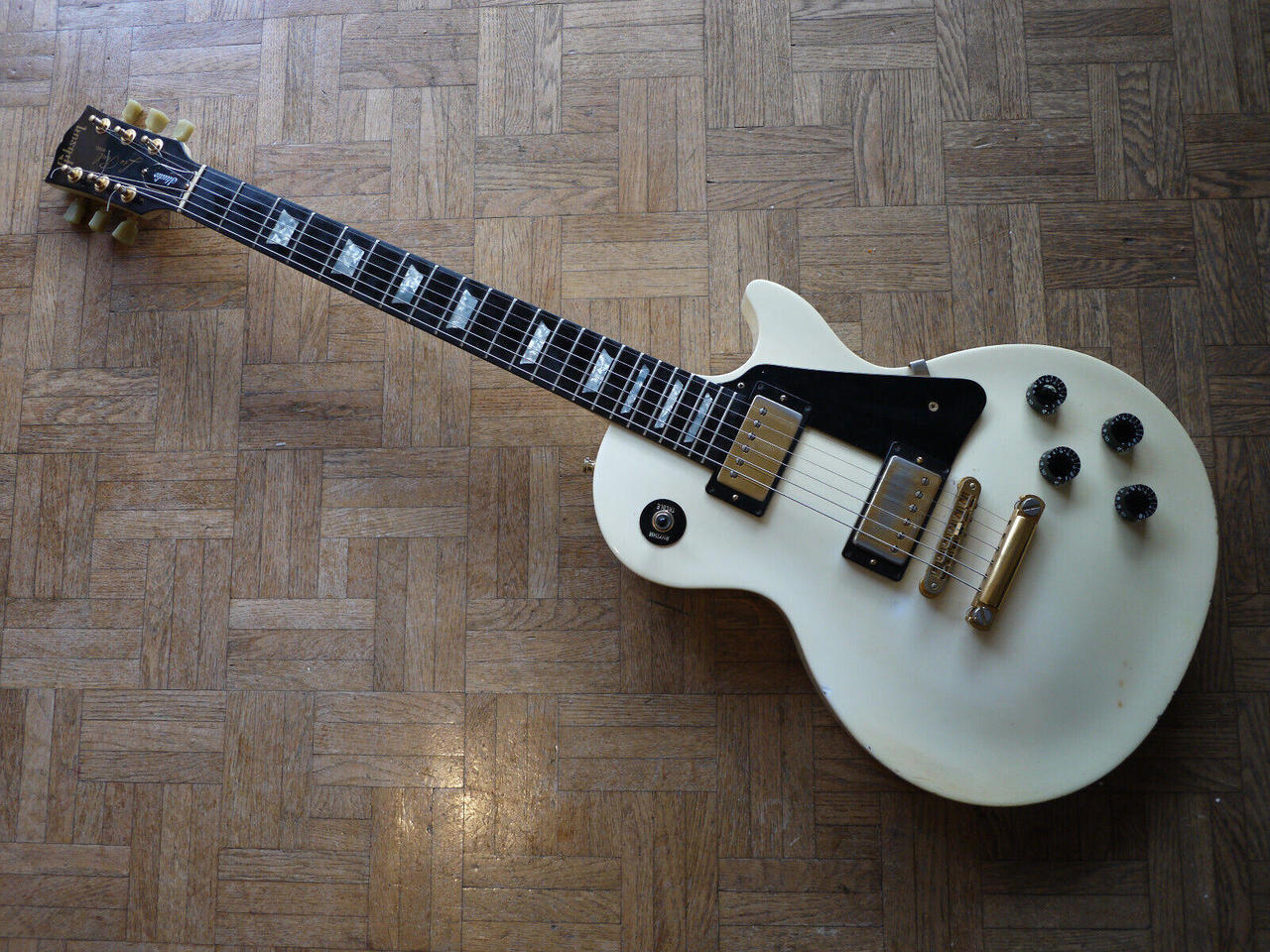 GIBSON Les Paul Studio 1992 Alpine White - Hmatník EBEN