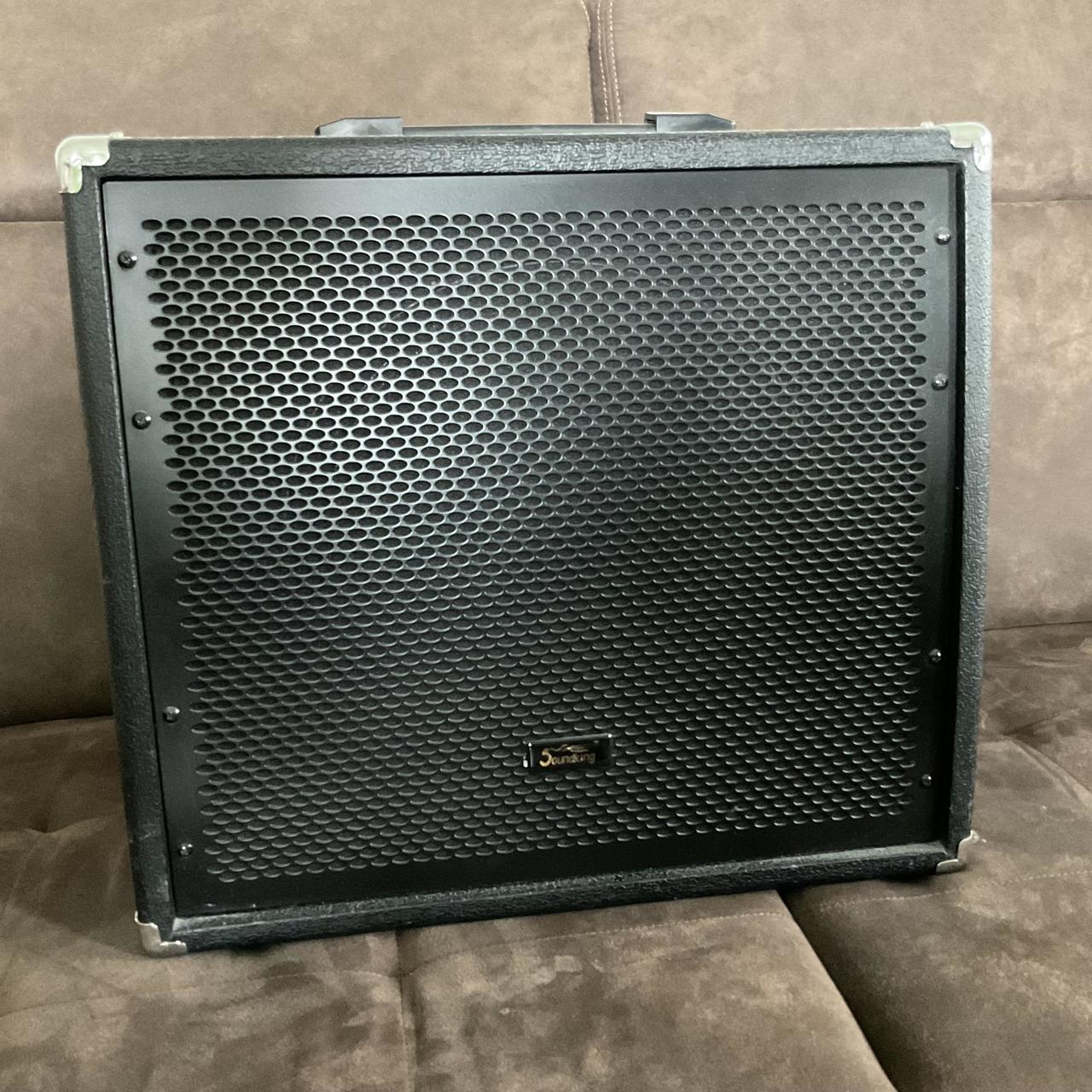 Prodám tranzistorové kombo SOUNDKING 60 W