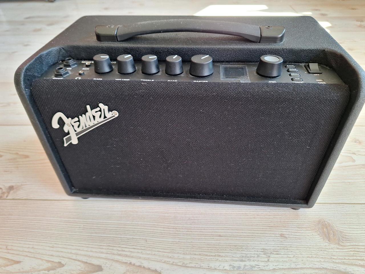 Fender Mustang LT40S
