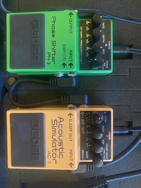 BOSS Tera Echo + BOSS pedalboardy