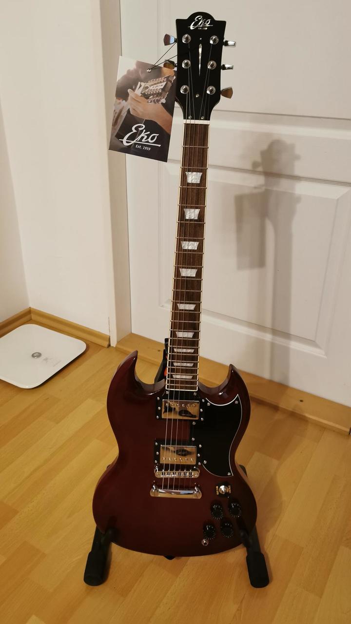 Elektrická kytara EKO DV-300 Red - SG