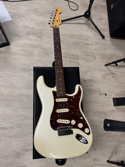 fender stratocaster USA deluxe